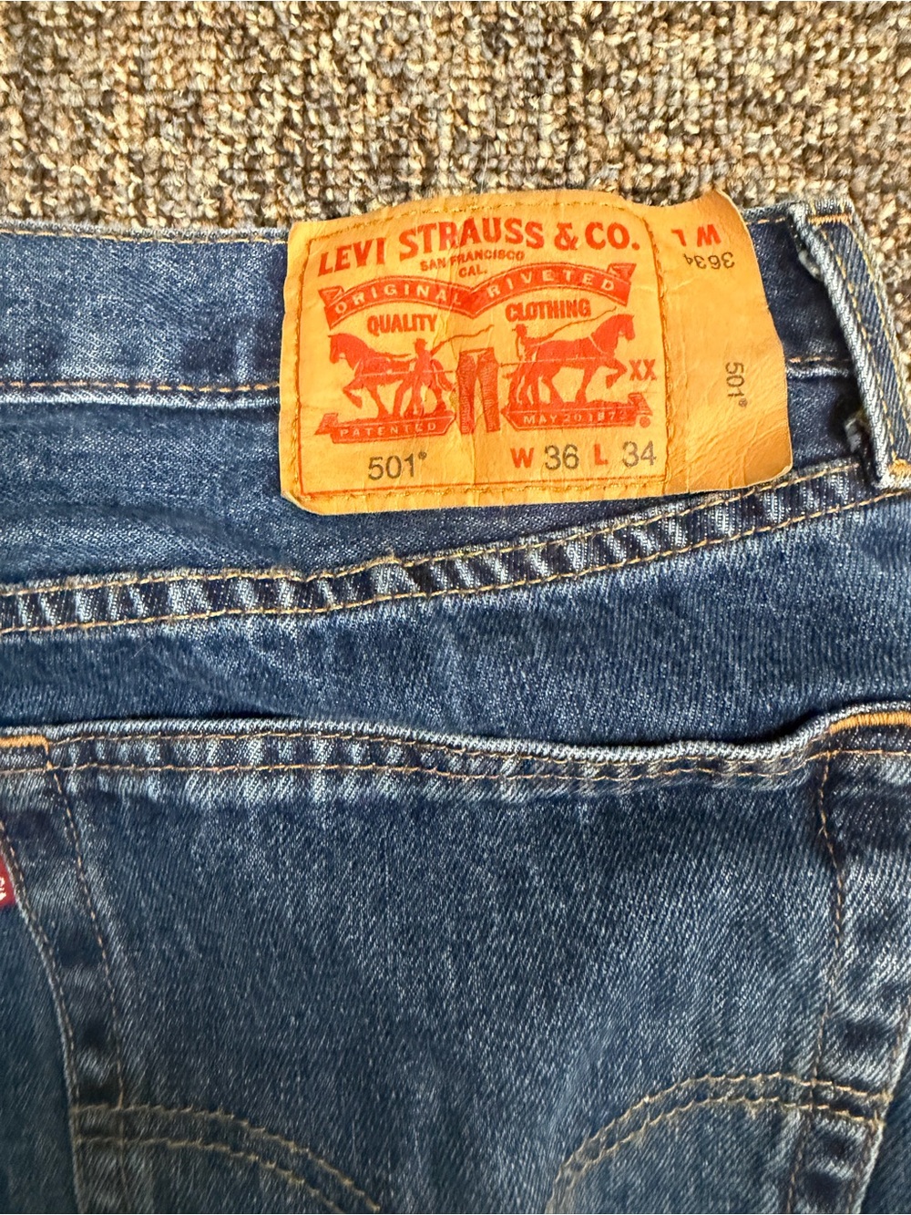 Levi's 501 Button Fly Blue Straight-Leg Men’s Jeans 36X34 Medium Wash - Picture 10 of 11
